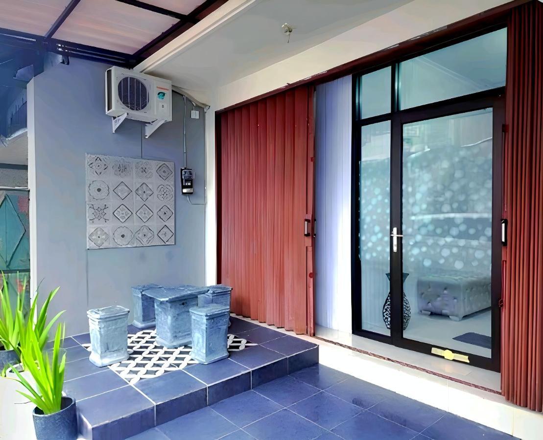 De Patuk Homestay ジョグジャカルタ エクステリア 写真